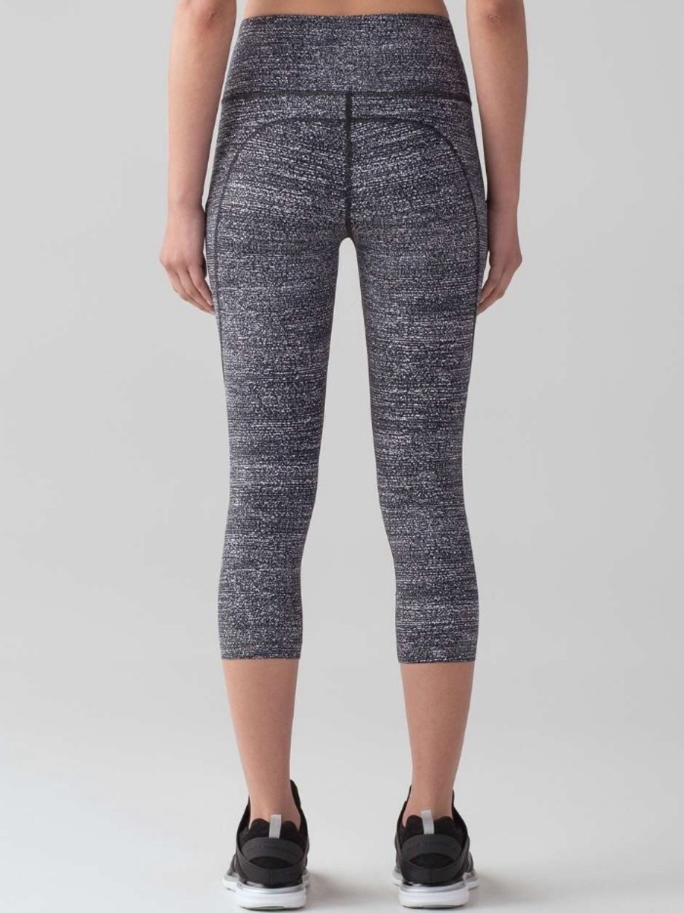 LULULEMON Salt Alpine White Black Fast & Free Crop 19” Nulux Reflective Size 8